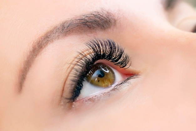 Eyelash extensions and eyebrow microblading in Ottawa